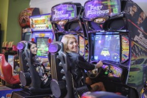 Kaiyun官方登录入口-电竞比赛场地布置更具科技感提升沉浸体验，电子竞技场地