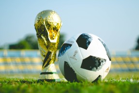 kaiyun登录入口-国足阵容老中青结合更加合理，国足老一辈